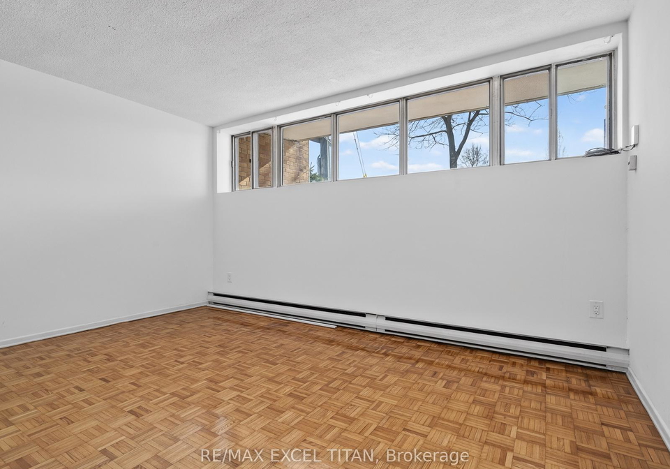 1042-sheppard-avenue-w-toronto-toronto-ontario-c13573064