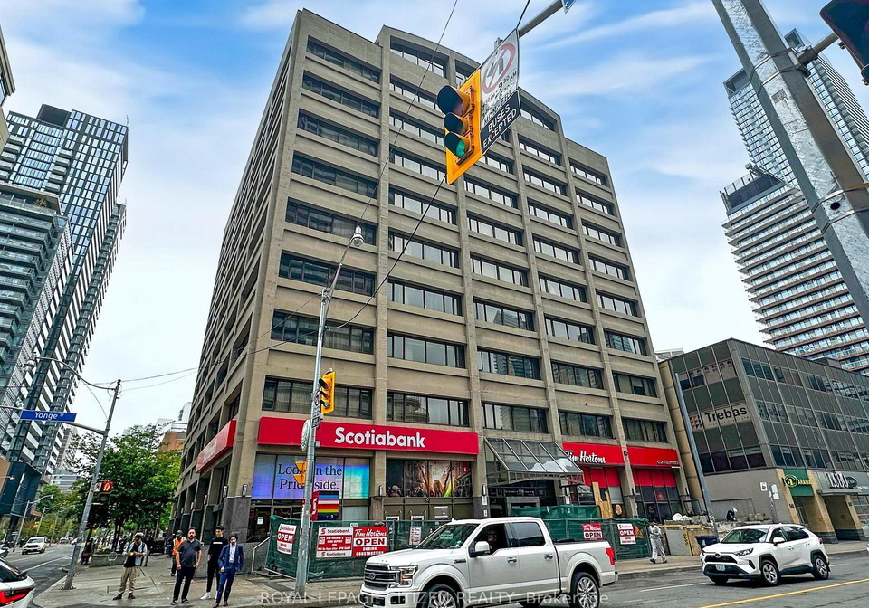 555-yonge-street-toronto-toronto-ontario-c13573120