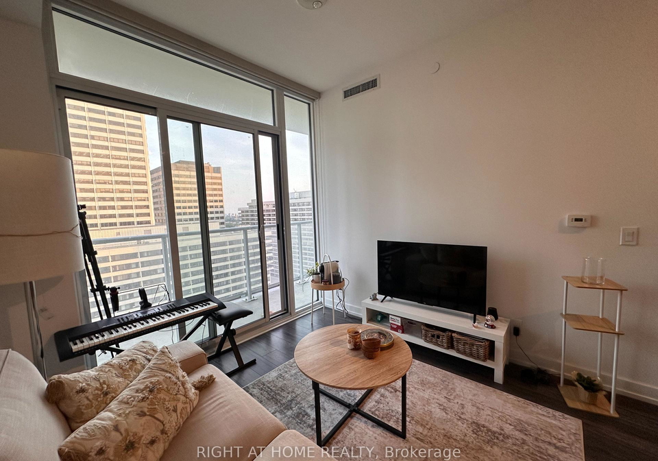 33-helendale-avenue-toronto-toronto-ontario-c13573372