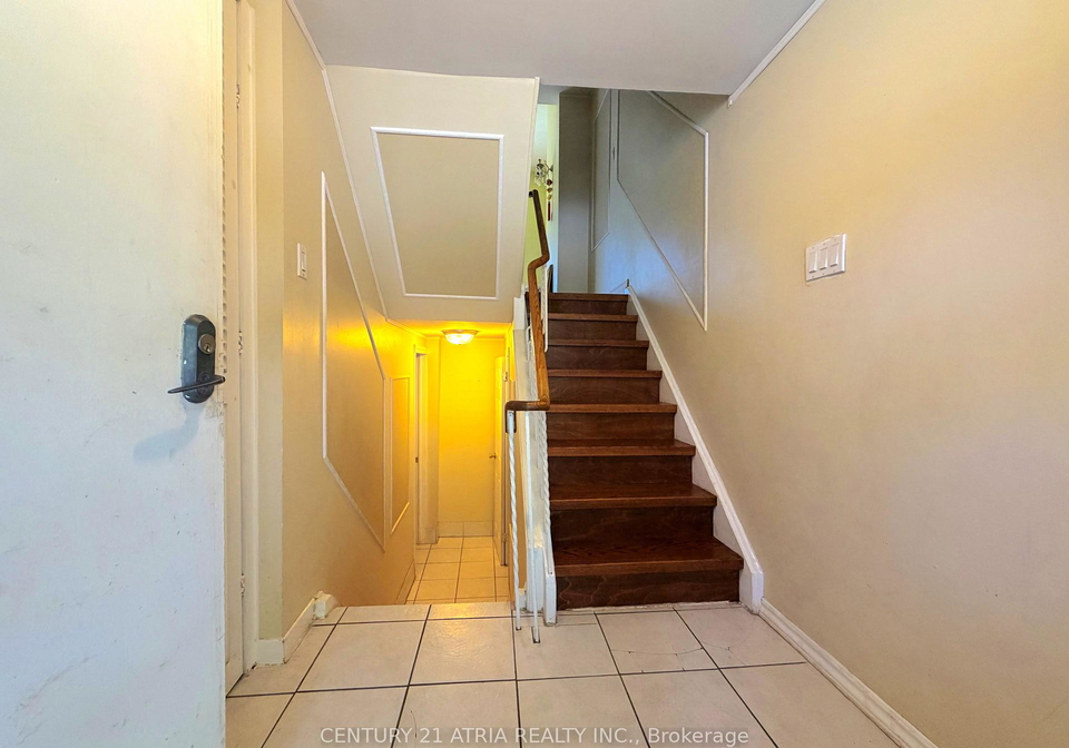 1-grass-meadoway-toronto-north-york-ontario-c13573848
