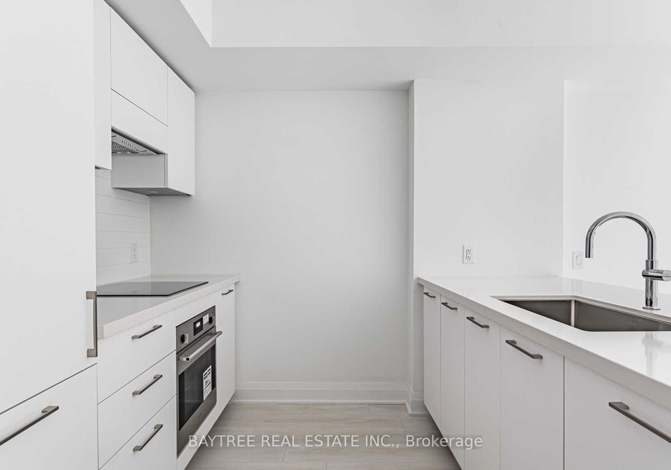 33-frederick-todd-way-toronto-east-york-ontario-c13574394