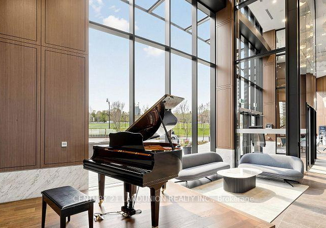 18-esther-shiner-boulevard-toronto-north-york-ontario-c13574460