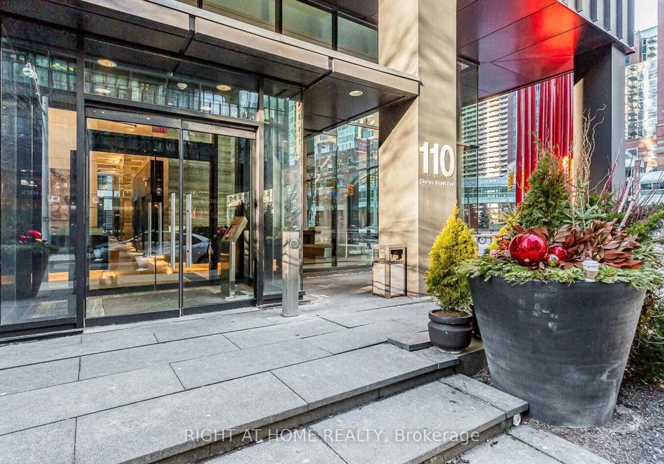 110-charles-street-e-toronto-toronto-ontario-c13574598