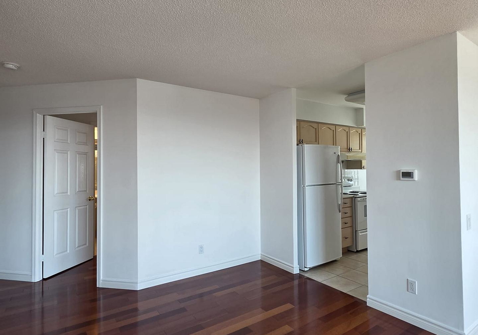 8-hillcrest-avenue-toronto-north-york-ontario-c13574640