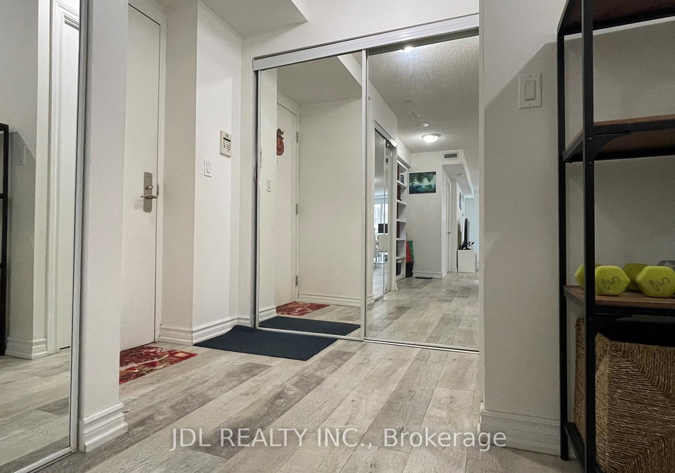761-bay-street-toronto-toronto-ontario-c13574736