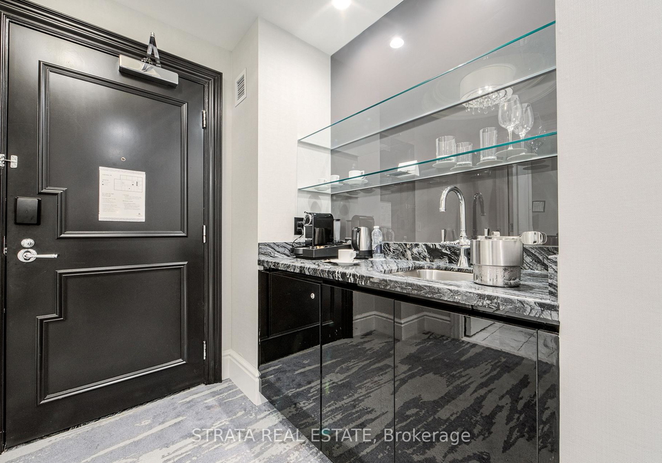 325-bay-street-toronto-toronto-ontario-c13575372