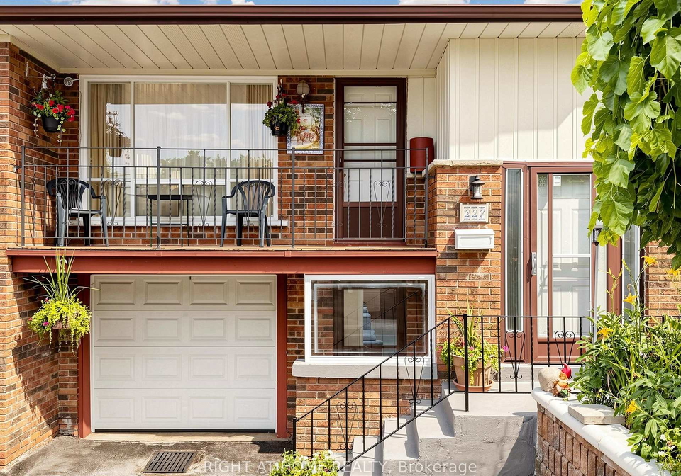 227-apache-trail-toronto-north-york-ontario-c13575418