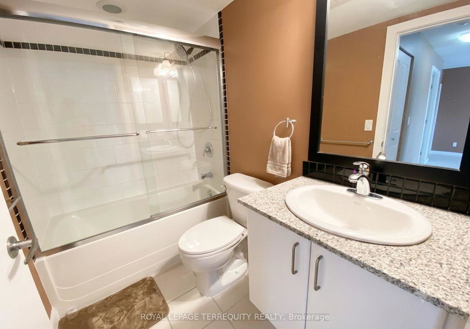 33-sheppard-avenue-e-toronto-north-york-ontario-c13575686