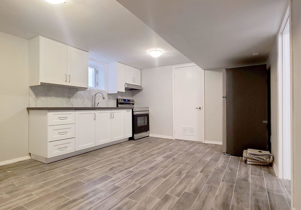 114-empress-avenue-toronto-north-york-ontario-c13575732