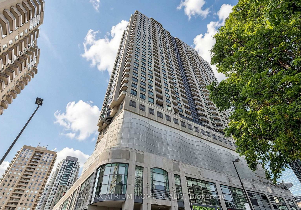 33-empress-avenue-toronto-north-york-ontario-c13575948