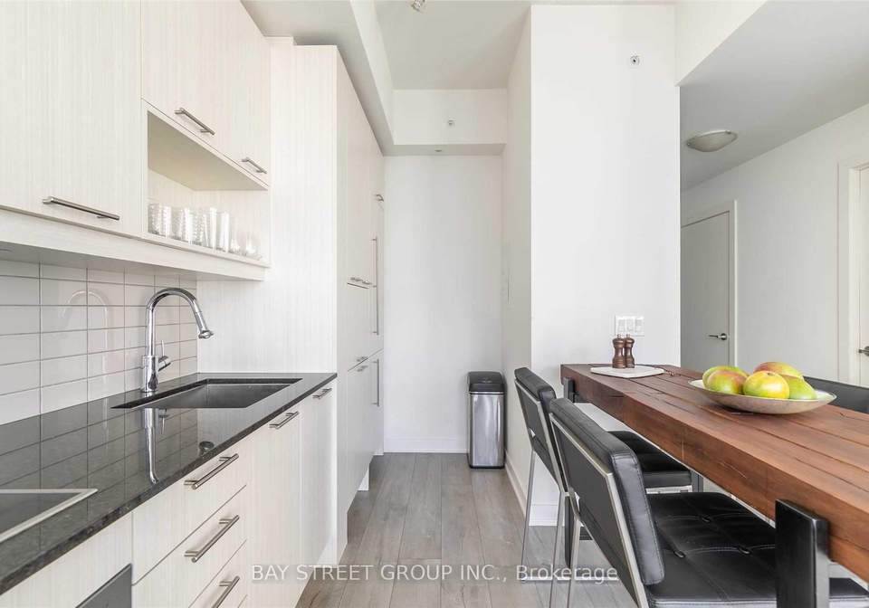 30-nelson-street-toronto-toronto-ontario-c13576054