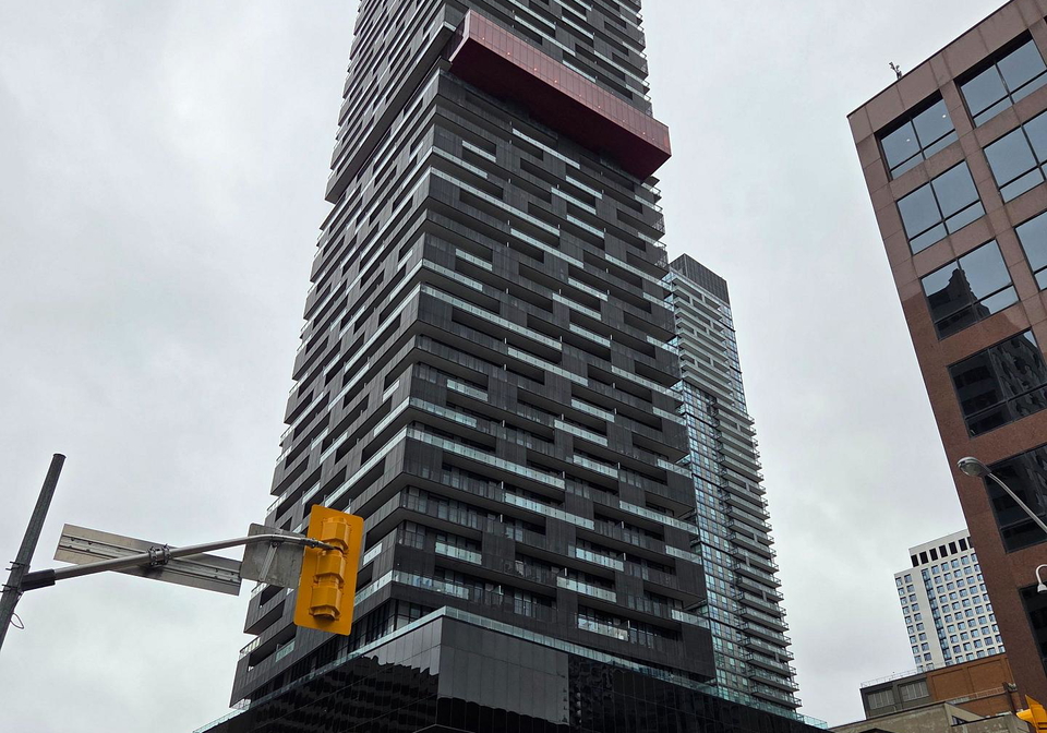 8-eglinton-avenue-toronto-toronto-ontario-c13576088