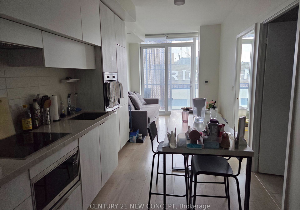 8-eglinton-avenue-toronto-toronto-ontario-c13576088