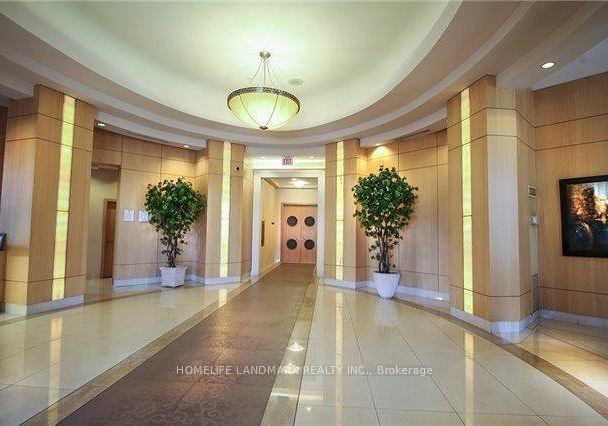 8-mckee-avenue-toronto-north-york-ontario-c13576196
