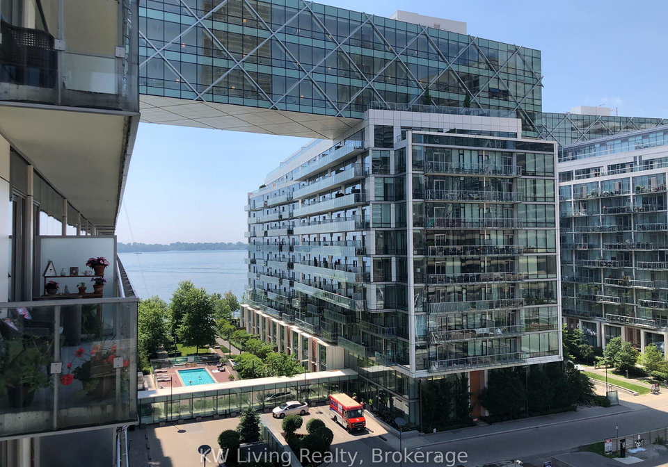 39-queens-quay-e-toronto-toronto-ontario-c13576350