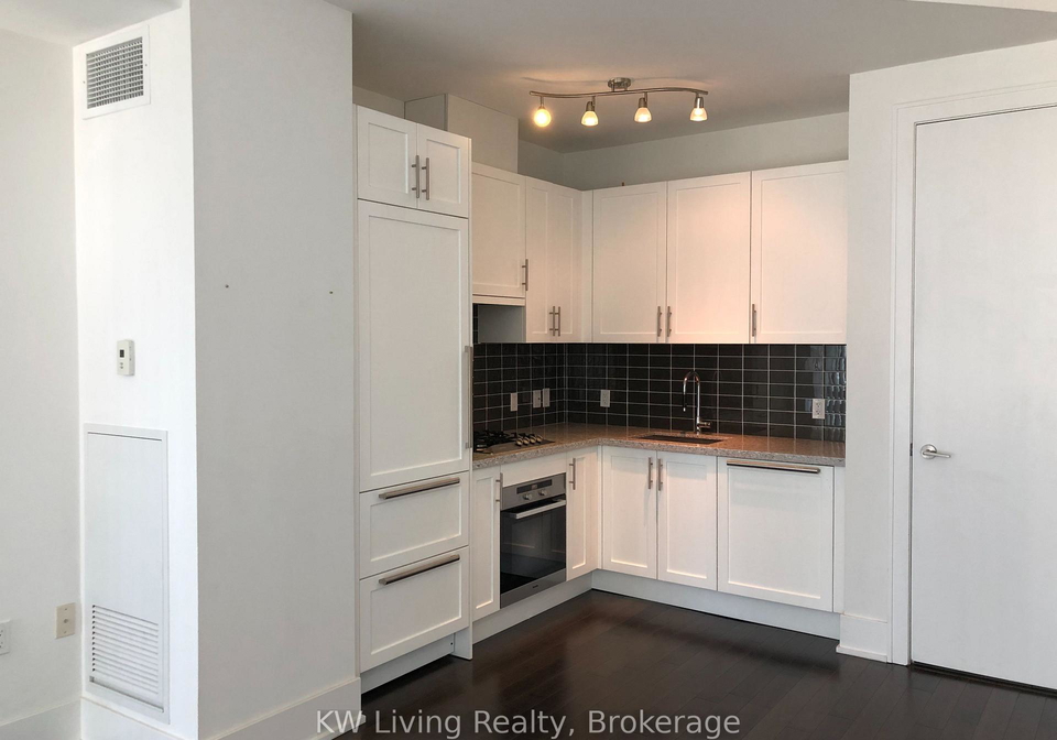 39-queens-quay-e-toronto-toronto-ontario-c13576350