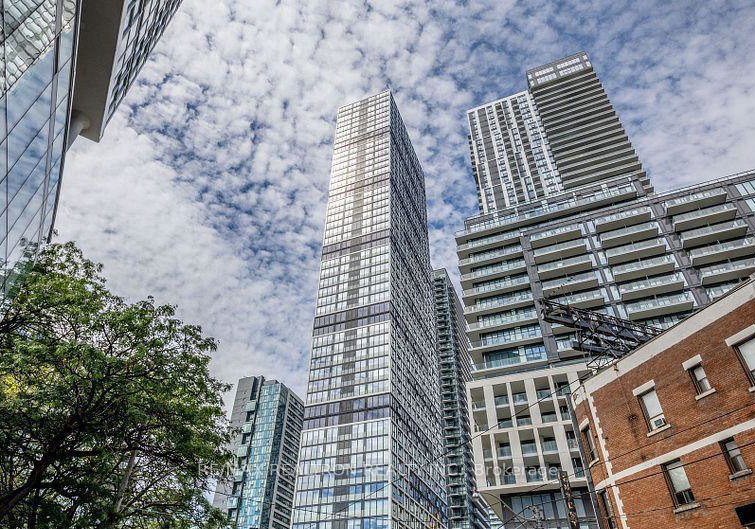 181-dundas-street-e-toronto-toronto-ontario-c13576356