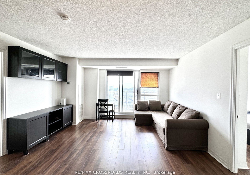 2015-sheppard-avenue-e-toronto-north-york-ontario-c13576376