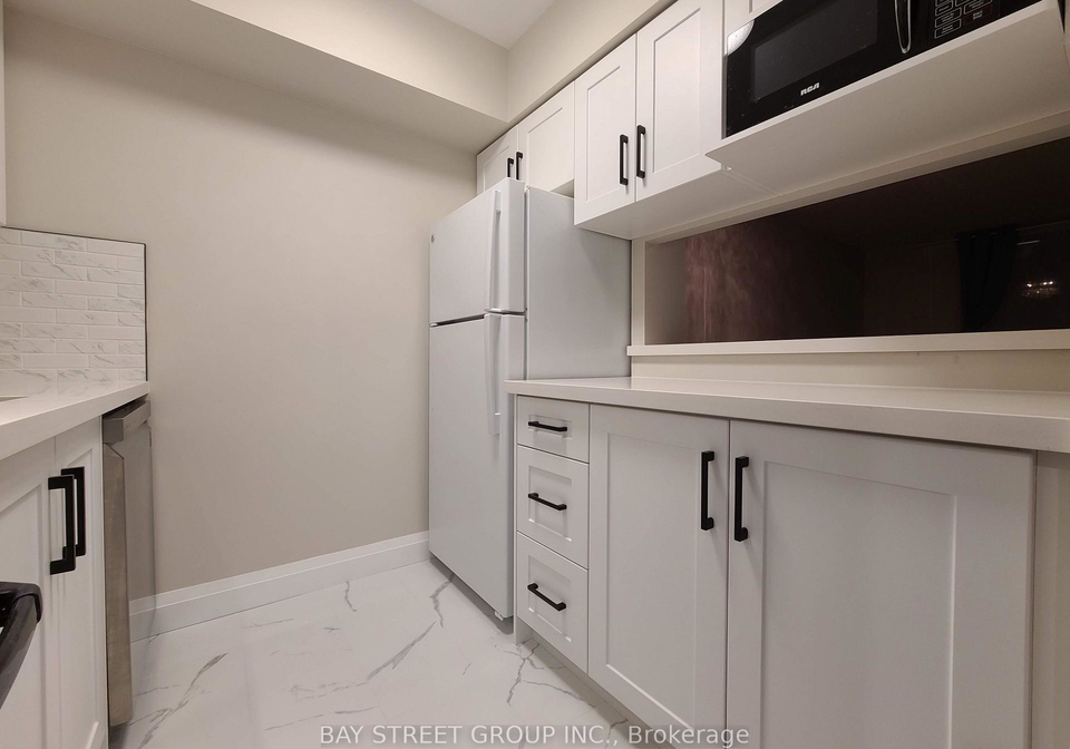 633-bay-street-toronto-toronto-ontario-c13576548