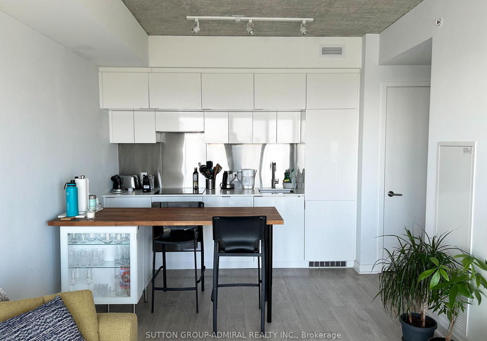 185-roehampton-avenue-toronto-toronto-ontario-c13577748