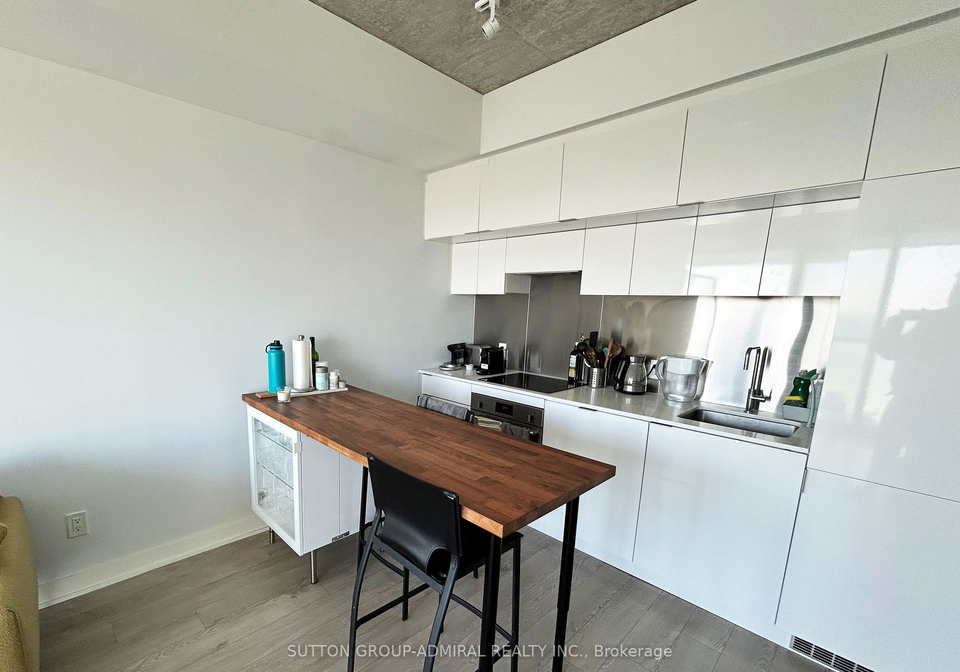 185-roehampton-avenue-toronto-toronto-ontario-c13577748
