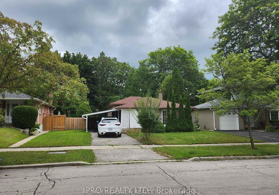 16-cresthaven-drive-toronto-north-york-ontario-c13577834