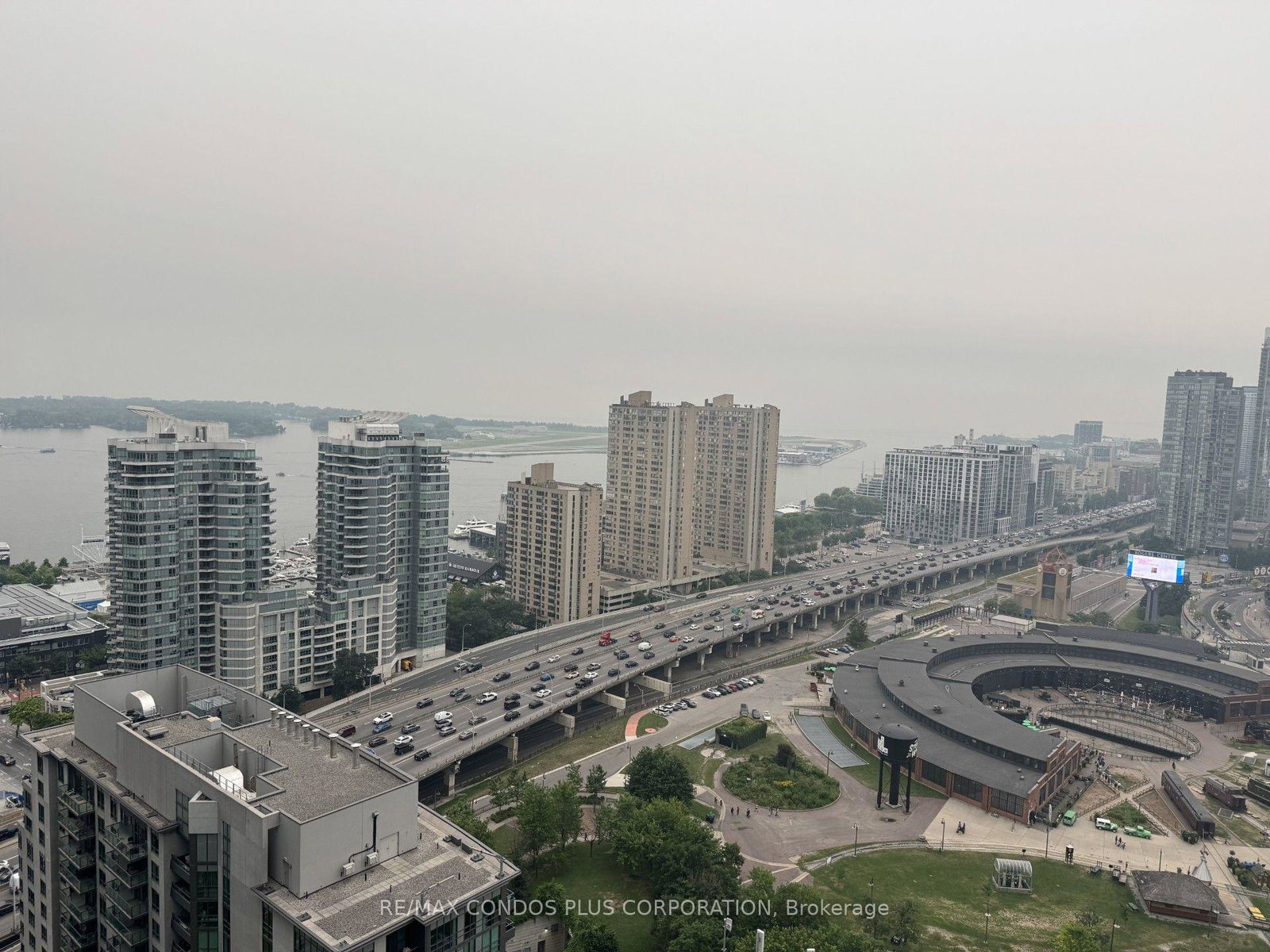 30-grand-trunk-crescent-toronto-toronto-ontario-c13578198