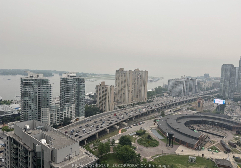30-grand-trunk-crescent-toronto-toronto-ontario-c13578198