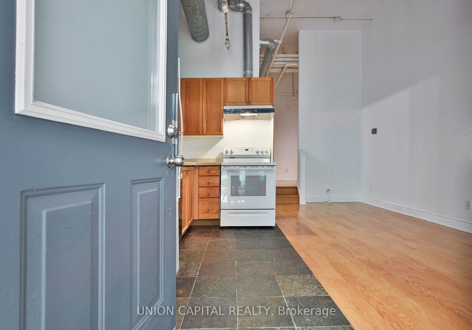 71-mccaul-street-toronto-toronto-ontario-c13578258