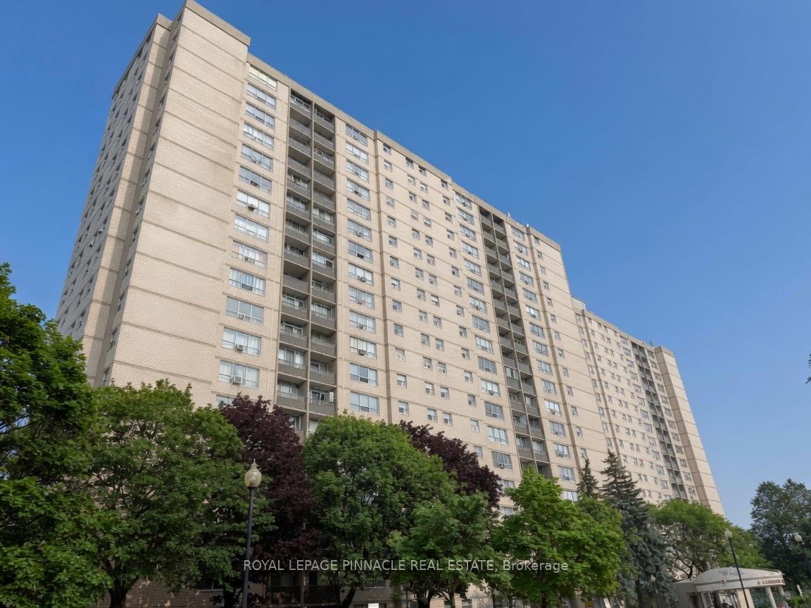 5-parkway-forest-drive-toronto-north-york-ontario-c13578310