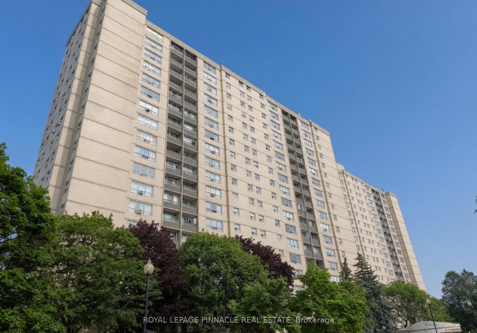 5-parkway-forest-drive-toronto-north-york-ontario-c13578310