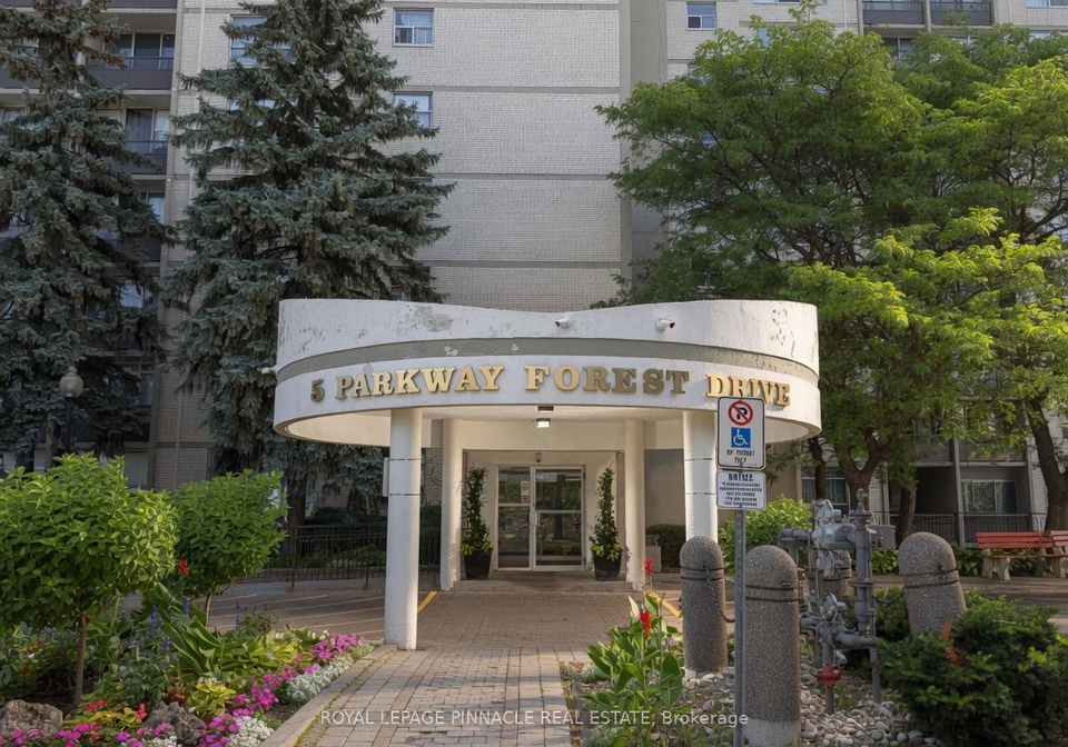 5-parkway-forest-drive-toronto-north-york-ontario-c13578310
