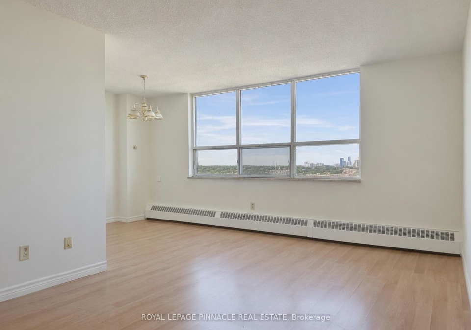 5-parkway-forest-drive-toronto-north-york-ontario-c13578310