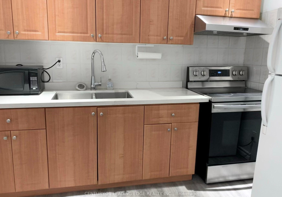 30-huron-street-toronto-toronto-ontario-c13579346