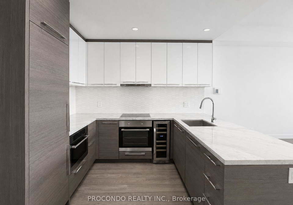 488-university-avenue-toronto-toronto-ontario-c13579946