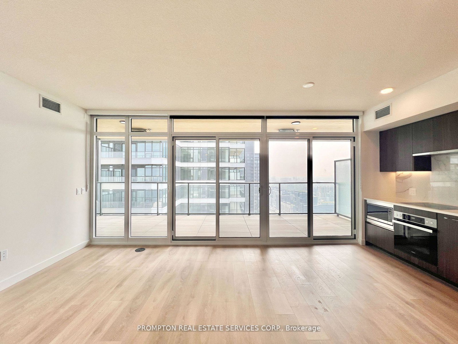 1-concord-cityplace-way-toronto-toronto-ontario-c13580090