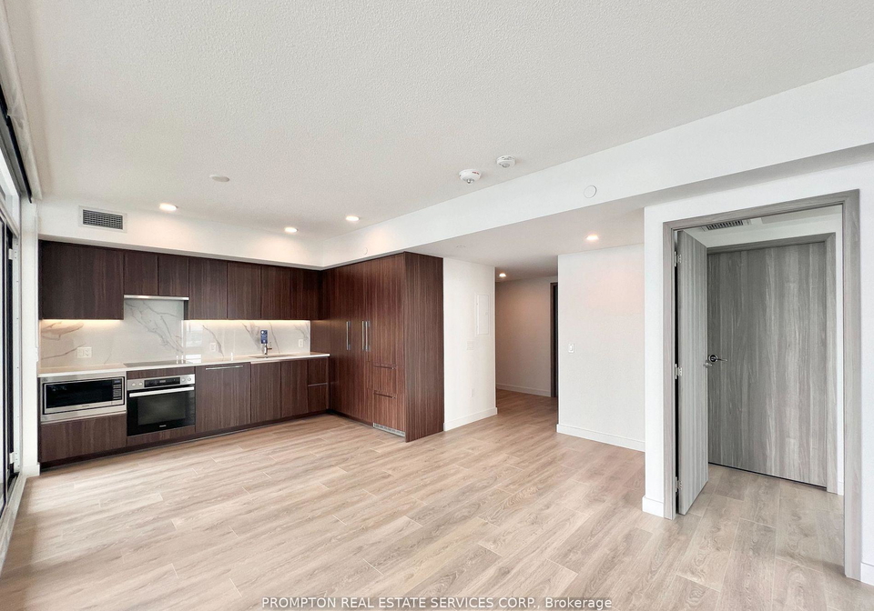 1-concord-cityplace-way-toronto-toronto-ontario-c13580090