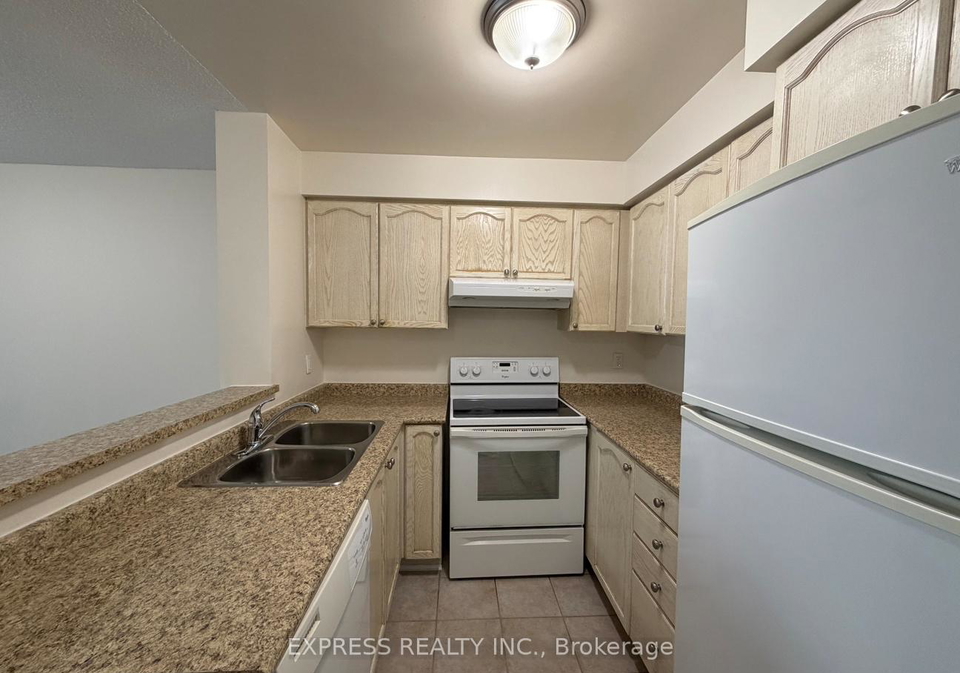 29-pemberton-avenue-toronto-north-york-ontario-c13580494