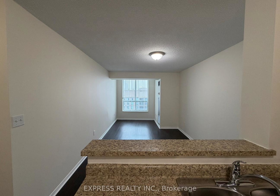 29-pemberton-avenue-toronto-north-york-ontario-c13580494