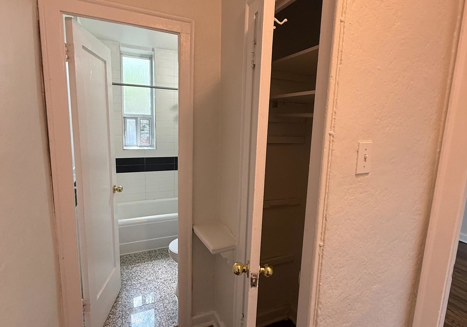 166-eastbourne-avenue-toronto-toronto-ontario-c13580940