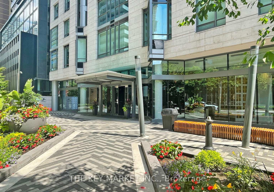 45-charles-street-e-toronto-toronto-ontario-c13580982