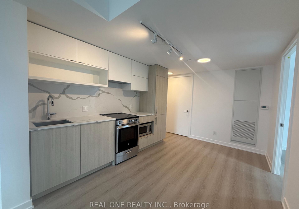 100-queen-street-e-toronto-toronto-ontario-c13581144