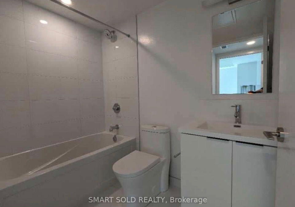 238-simcoe-street-toronto-toronto-ontario-c13581302