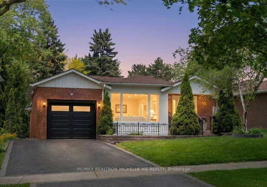 8-meadowglade-crescent-toronto-north-york-ontario-c13581404