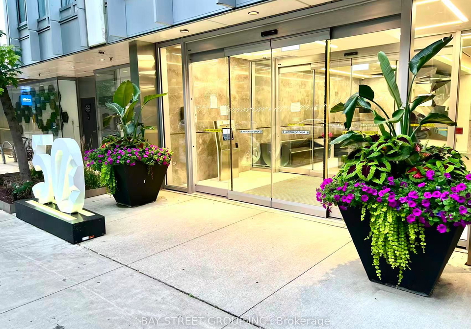 50-mccaul-street-toronto-toronto-ontario-c13581426