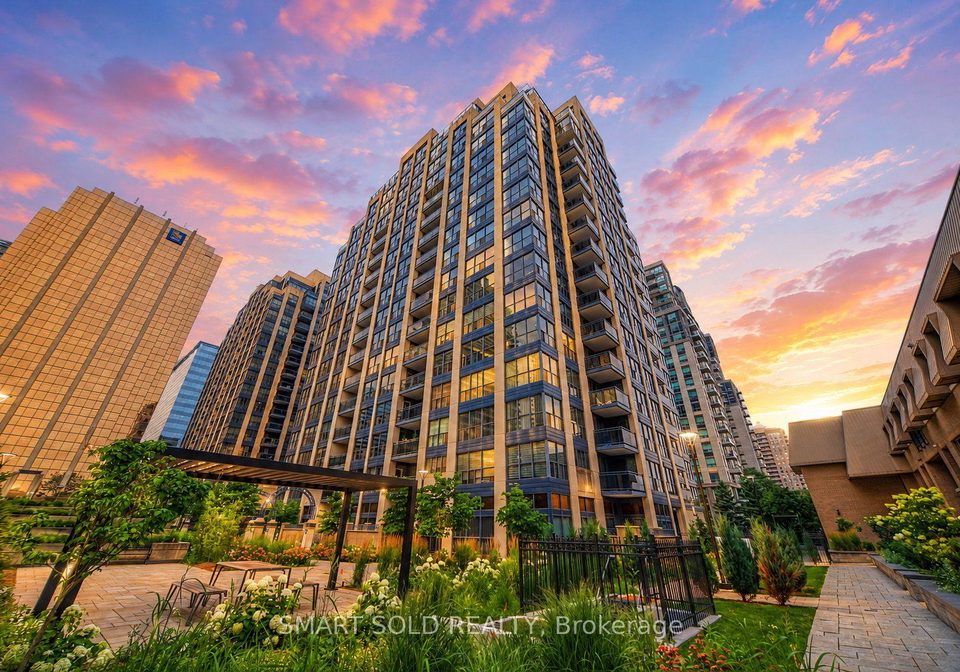 28-hollywood-avenue-toronto-north-york-ontario-c13581488