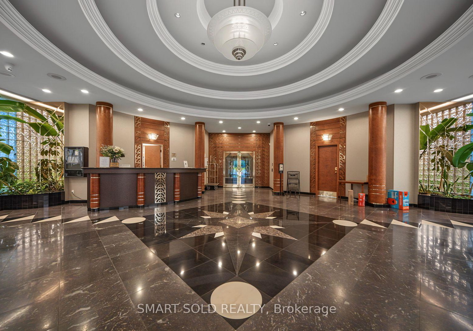 28-hollywood-avenue-toronto-north-york-ontario-c13581488