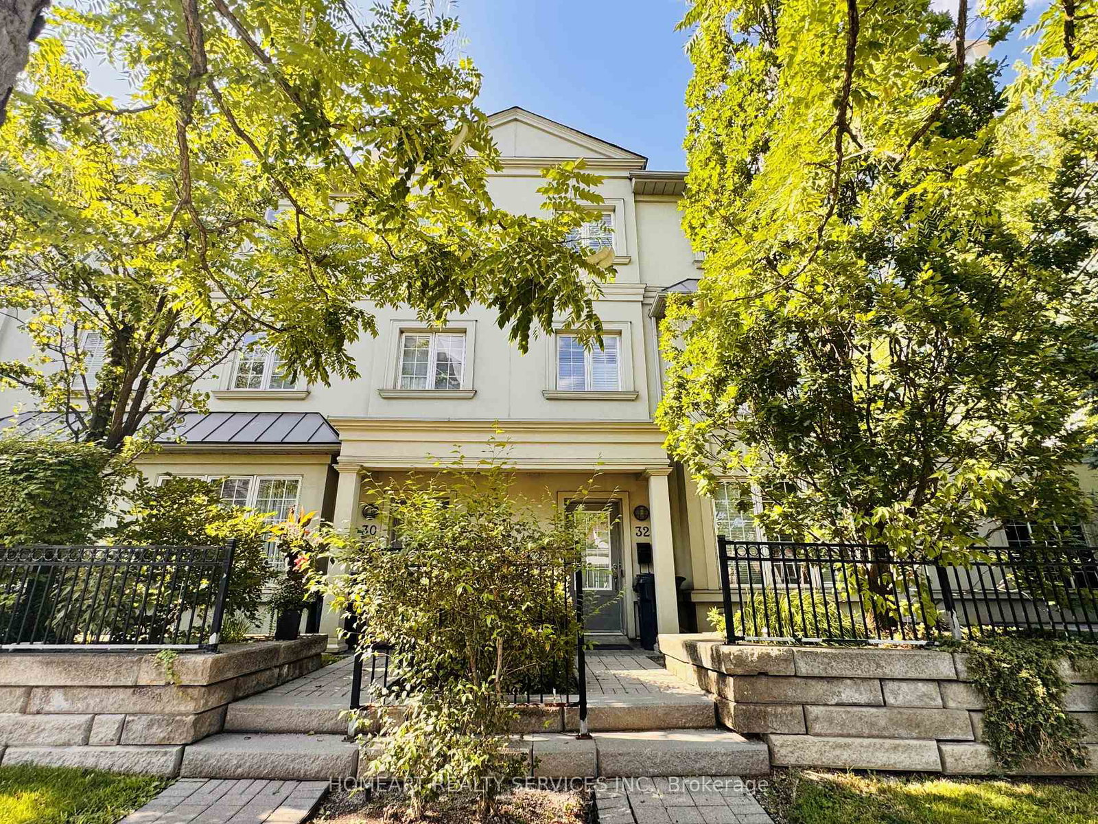 32-glendora-avenue-toronto-north-york-ontario-c13581692