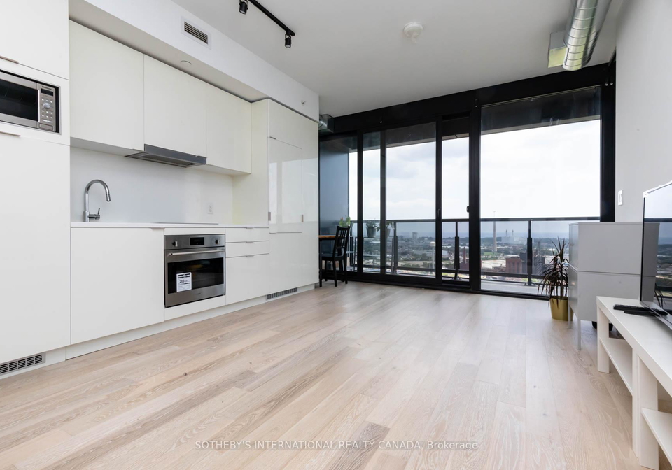 170-bayview-avenue-toronto-toronto-ontario-c13582136
