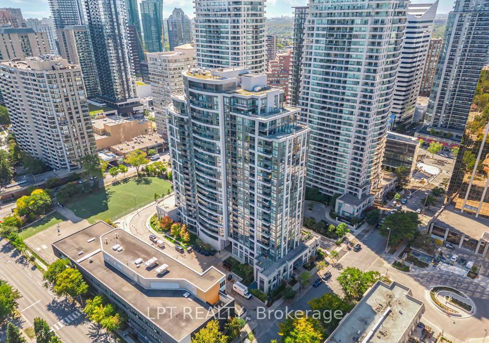 35-hollywood-avenue-toronto-north-york-ontario-c13582236